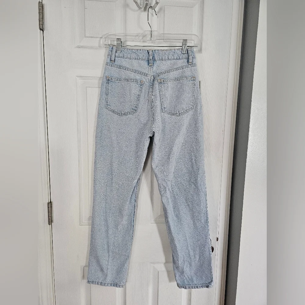 Zara High Rise Ripped Light Wash Straight Leg Mom Jeans Size 2 - Picture 3 of 5